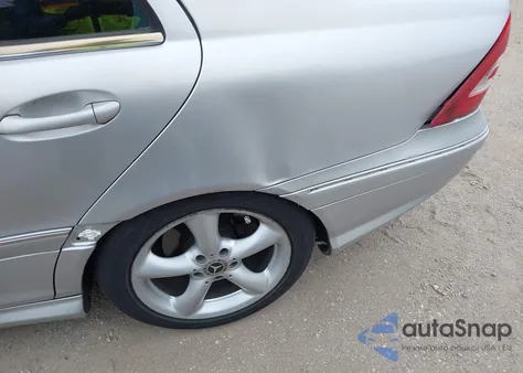 2005 Mercedes-Benz C 230 Kompressor Sport z USA, uszkodzony, nr VIN WDBRF40J15F625290